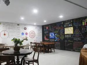 Bu Sepuh GuestHouse
