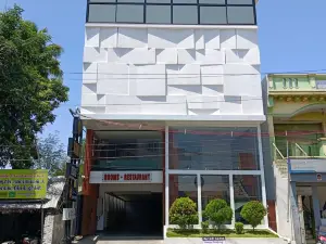 Hotel Vardha Inn