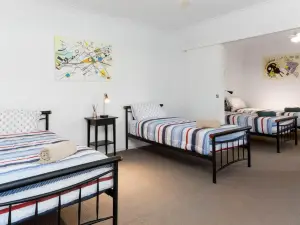 Great Ness Beach House - 8 Person Spa - Pet-Friendly - Netflix - Linen Included