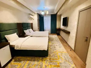 Hotel Ayni
