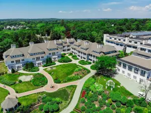 Water's Edge Resort & Spa