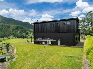Lakeview Oasis - Lake Whakamaru Retreat