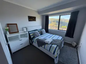 A comfortable room in Upper Hutt with views - Homestay