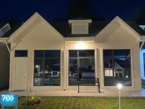 M VILLA PARAPAT