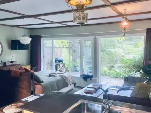 Matakana Waterfall Hideaway