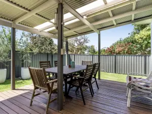Wattleseed - 4 Wattle Street
