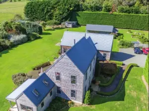 Charming Spacious Rural Otaki Retreat