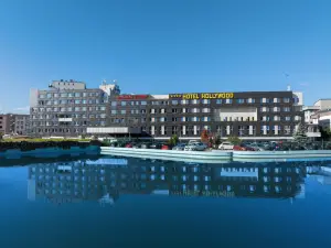 Hollywood Hotel