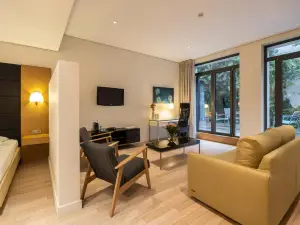 B-Aparthotel Grand Place