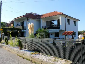 Belov Rooms and Apartments