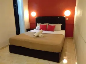 Hotel Centrepoint (Self Check in after 5PM)