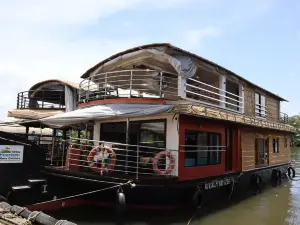 Kera Houseboats Alleppey