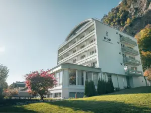 Hop Apartments & Suites