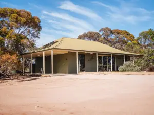 Riverbush Cottages