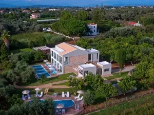 Alonaki Resort