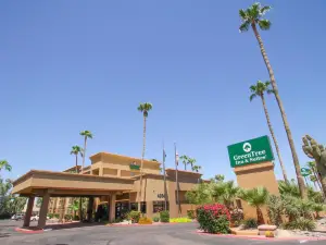 GreenTree Inn & Suites Phoenix Sky Harbor