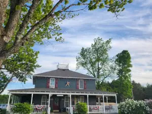 Applesauce Inn B&B