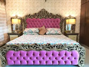 Majestic 2 Bedroom Condo 1 Minute from Giga Mall.