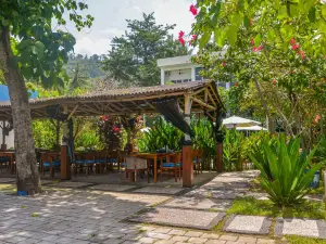 Senggigi Homes & Apartments