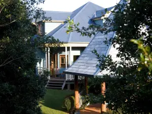 The Spotted Chook and Amelie's Petite Maison