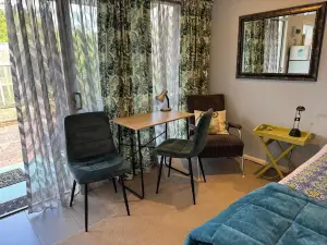 Cosy Caversham Retreat