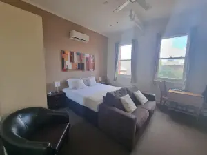 Balcony on Sixth Lodge