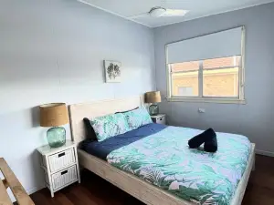 'seascape Upstairs
