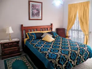 The Spanish Guesthouse, Private Rooms