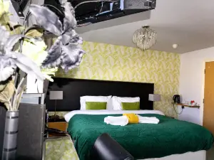 Kenley Hotel