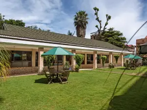 Three Steers Hotel