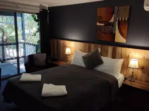 Adamsons Riverside Accommodation