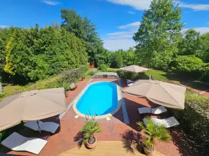 Hullám Villa B&B