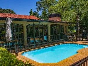 Hutten Heights Lodge by Ilawu