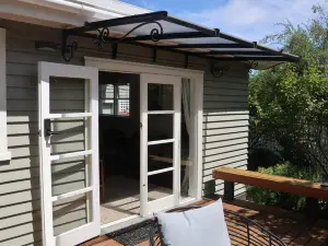 The Alchemist Retreat, Private Studio in Carterton
