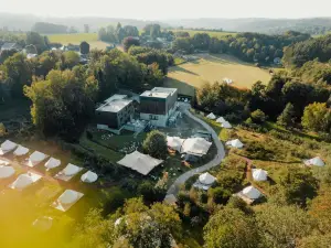 Daft Hotel & Glamping