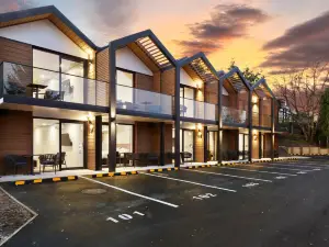 Archway Motels & Chalets