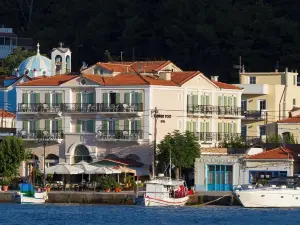 Samaina Port Hotel