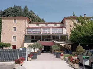 Logis Hotel Restaurant Mas de la Prairie