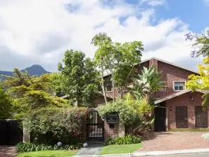 Aziza Guest House
