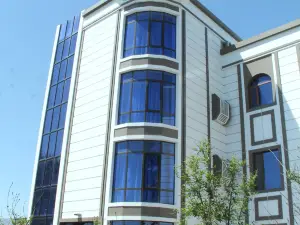 Firuz Hotel