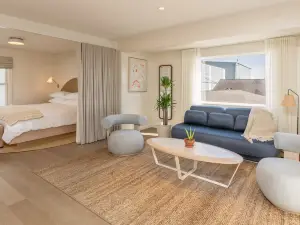 The Shoals Suites & Slips