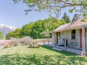Mount Cook Station Shearers Quarters Lodge