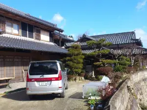 B & B Nishimine