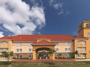 ลากินตา อินน์แอนด์สวีทส์ บายวินด์แฮม บริดจ์ซิตี้