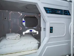 Kiwi Capsule Hotel