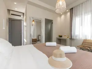 Plaka Hotel I