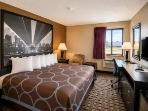 Super 8 by Wyndham Melrose
