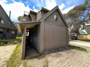 Studio at Snow Daisy