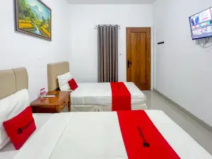 RedDoorz at Dimens House Sragen