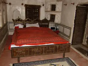 Narayan Niwas Castle